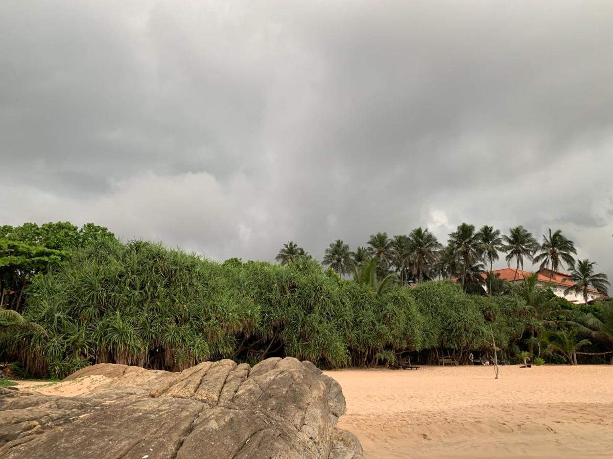 Tranquil Private Villa Near Bentota Beach Bagian luar foto